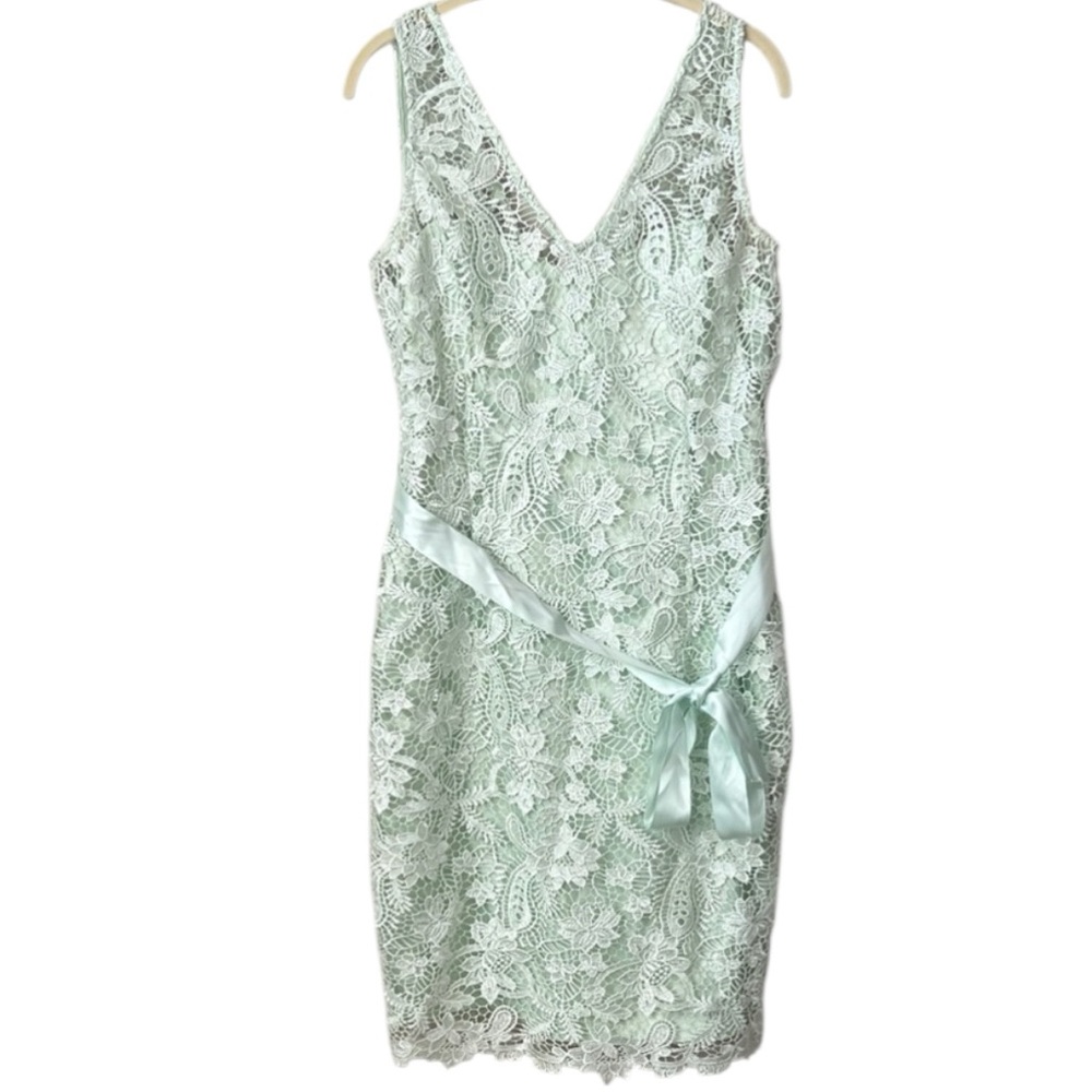 Adrianna Papell Lace V-Neck Sleeveless Dress in Mint Green Size 10 - Picture 1 of 8